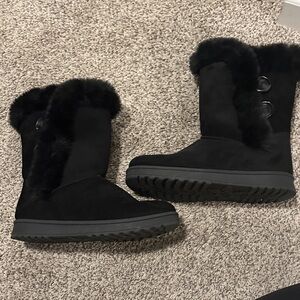 SO Black Faux Fur Winter Boots